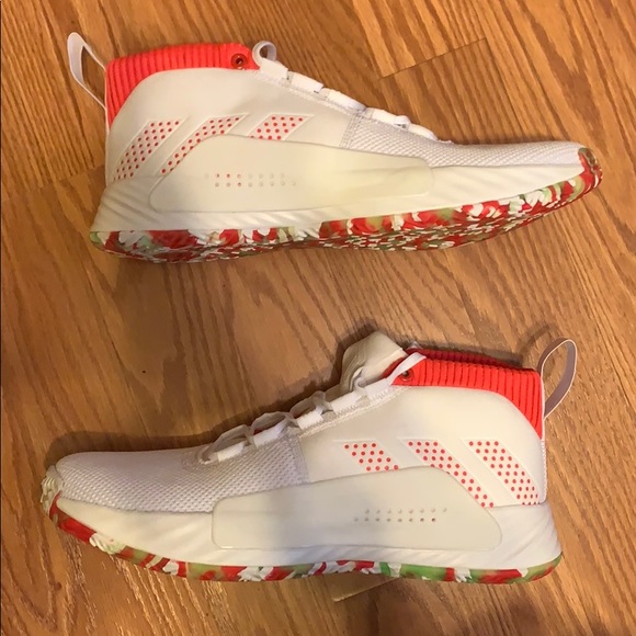 Adidas Dame 5 basketball Sneaker size 11 - Picture 5 of 8